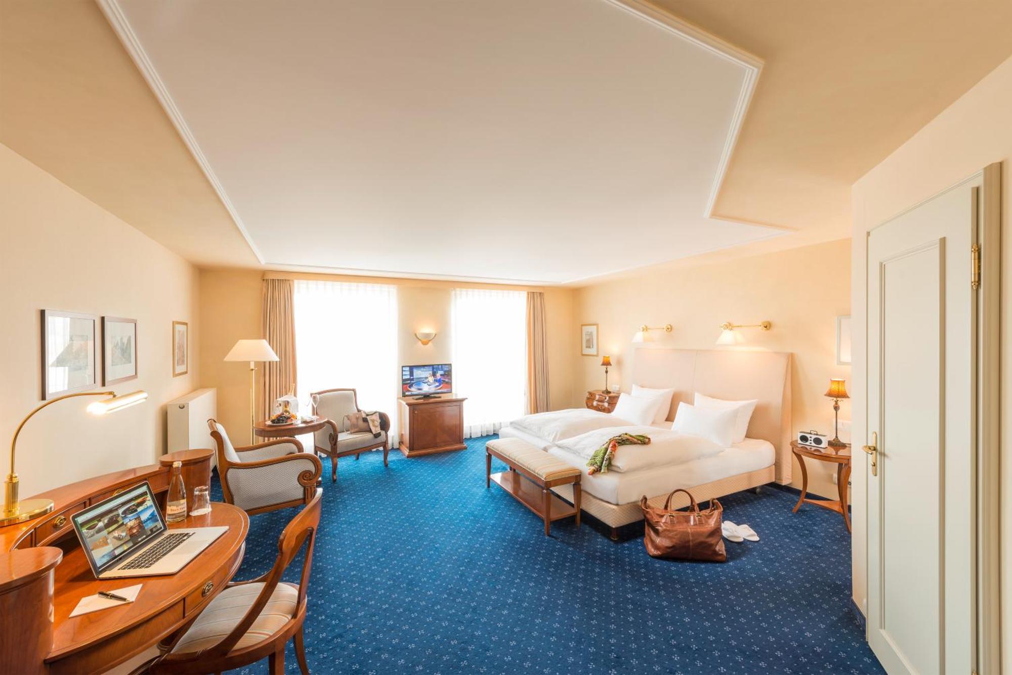 埃布普林斯餐厅酒店 埃特林根 外观 照片 A typical room at the Hotel Atlantic