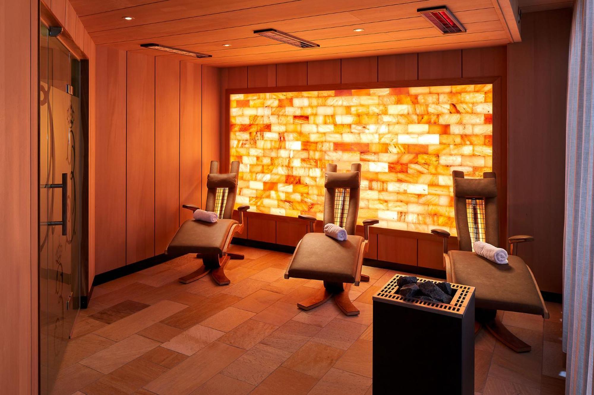 埃布普林斯餐厅酒店 埃特林根 外观 照片 Salt room at the Four Seasons Hotel, Washington, D.C.
