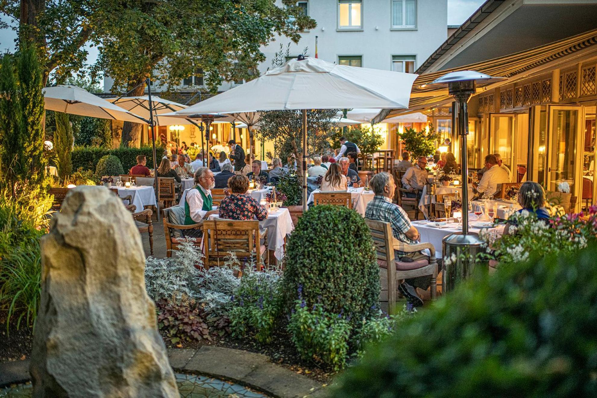埃布普林斯餐厅酒店 埃特林根 外观 照片 The restaurant's garden